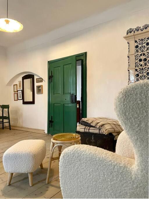 House By The Church - Entire House Crit المظهر الخارجي الصورة