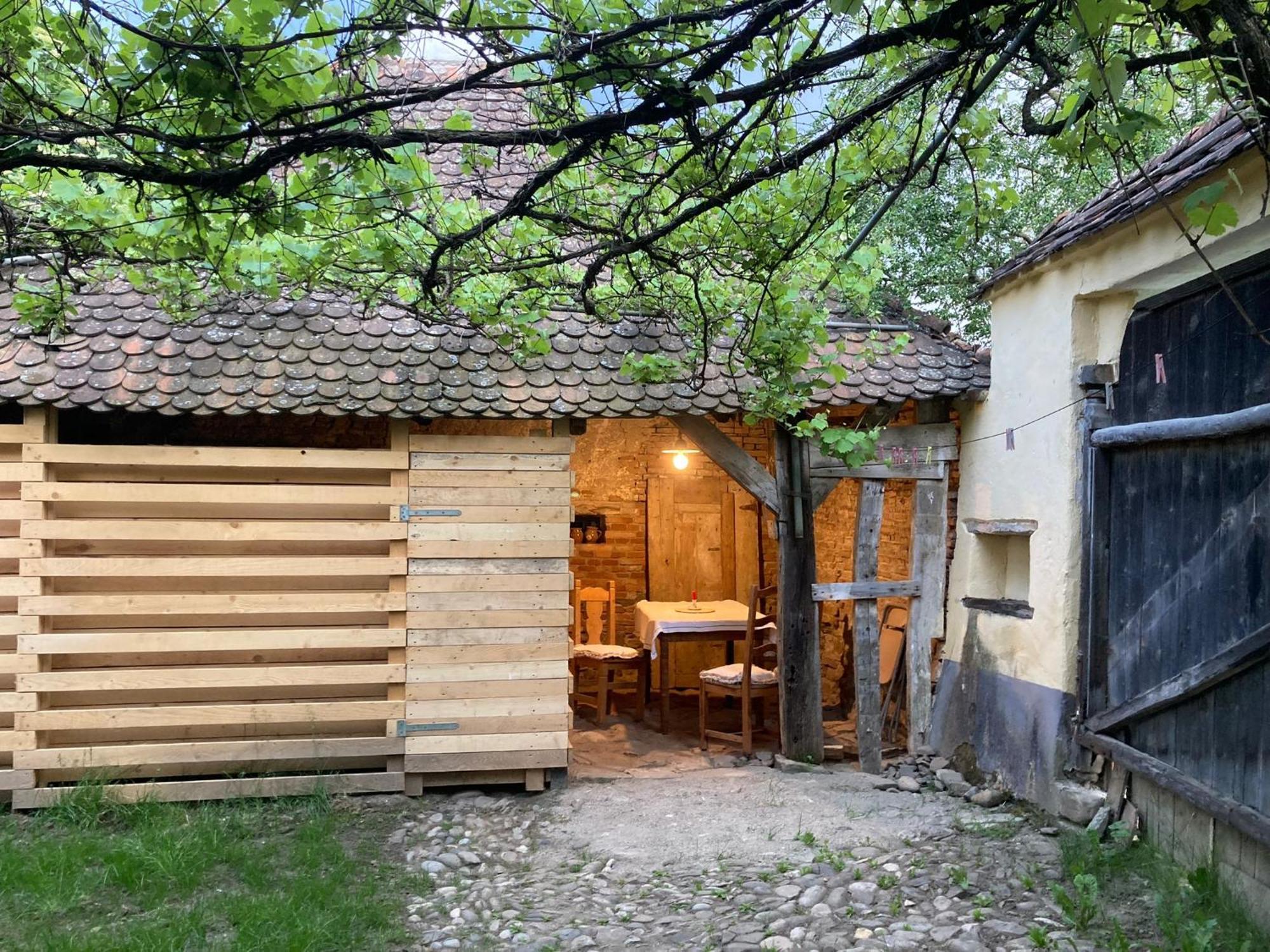 House By The Church - Entire House Crit المظهر الخارجي الصورة